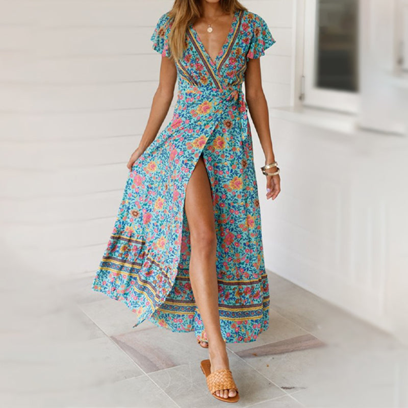 Sexy dress with printed v-neck for vacation