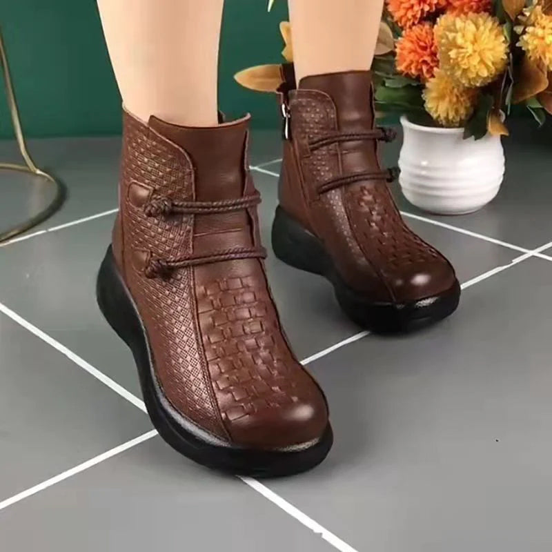 Fashionable short boots
