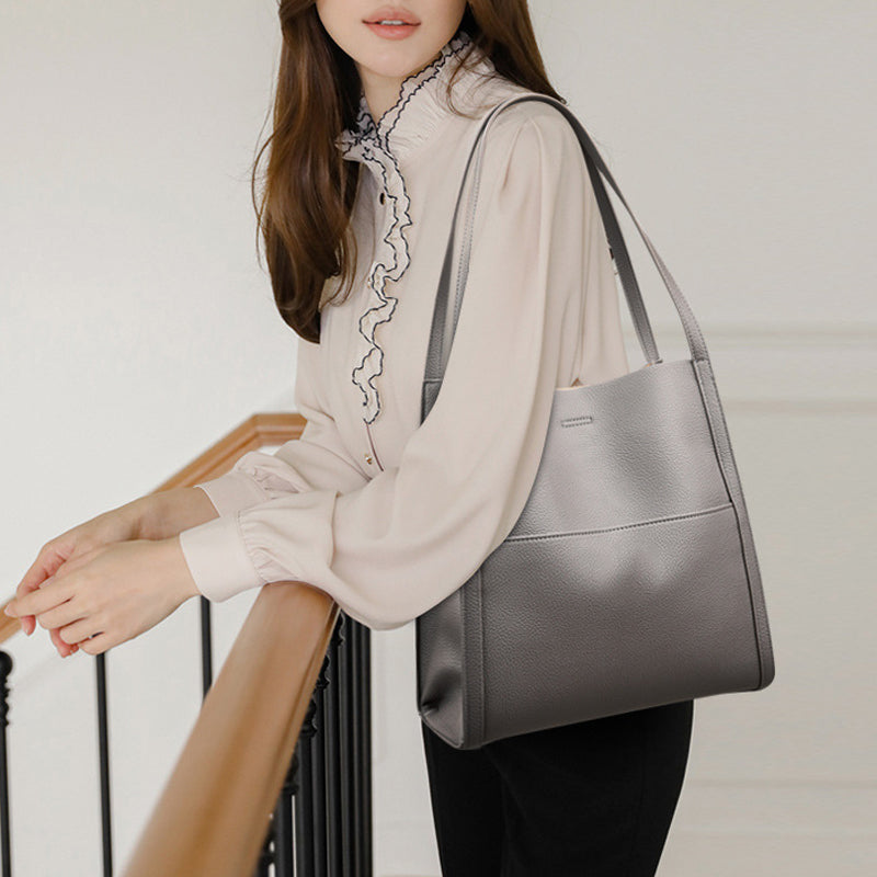 A simple solid color shoulder bag