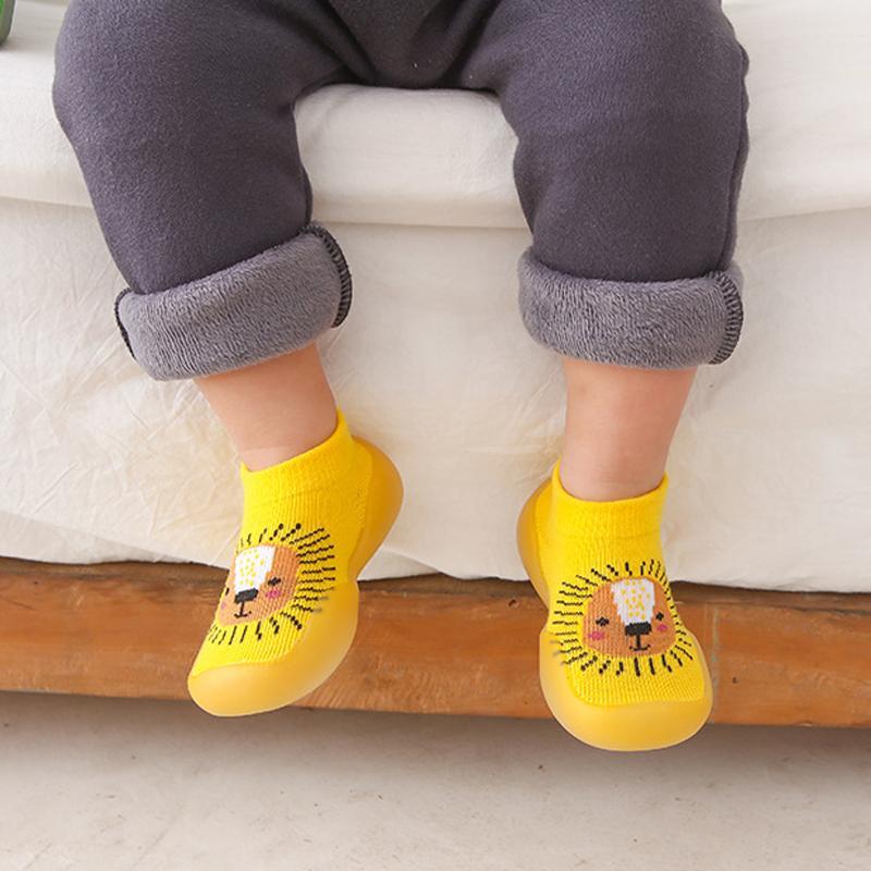 Baby anti-slip slippers with animal patterns