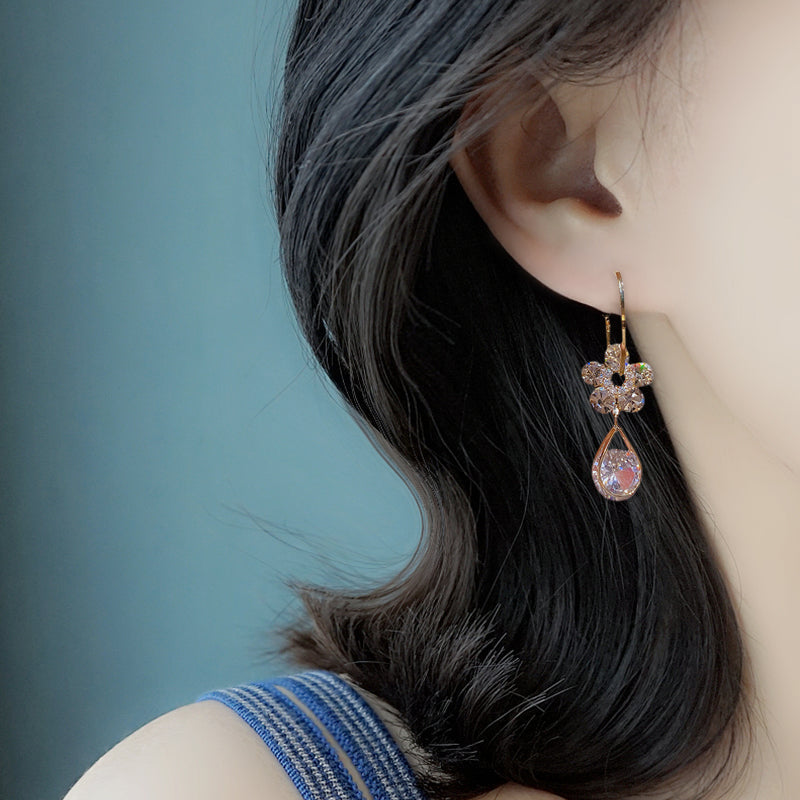 Flower crystal earrings 