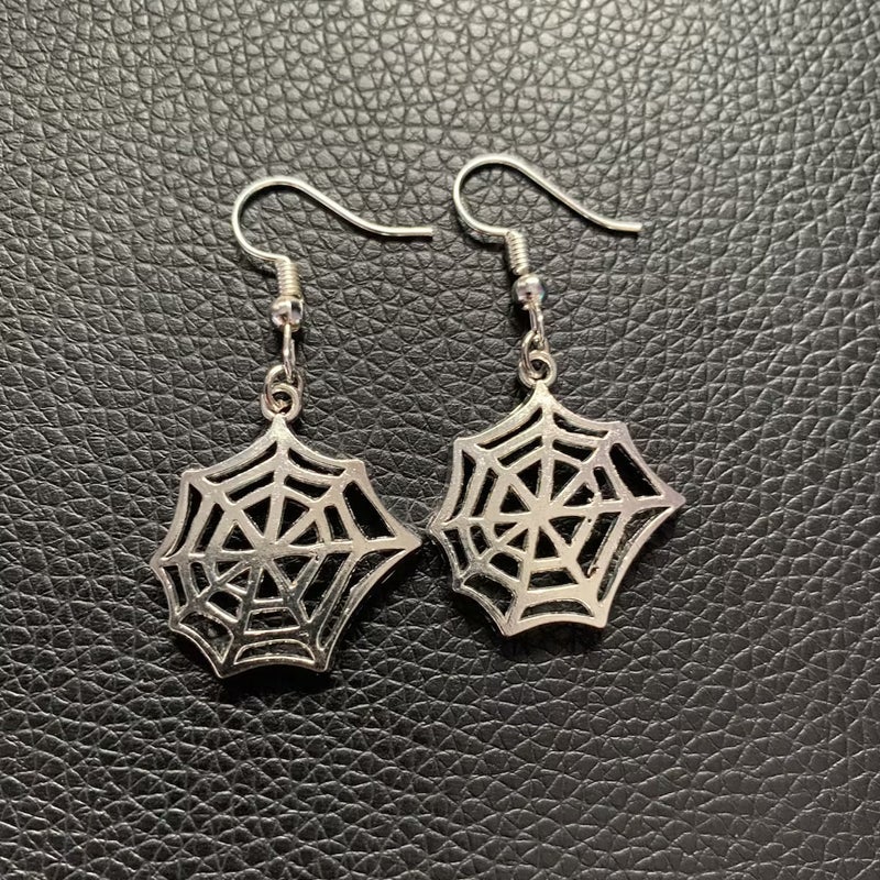 Punk style spider Halloween earrings