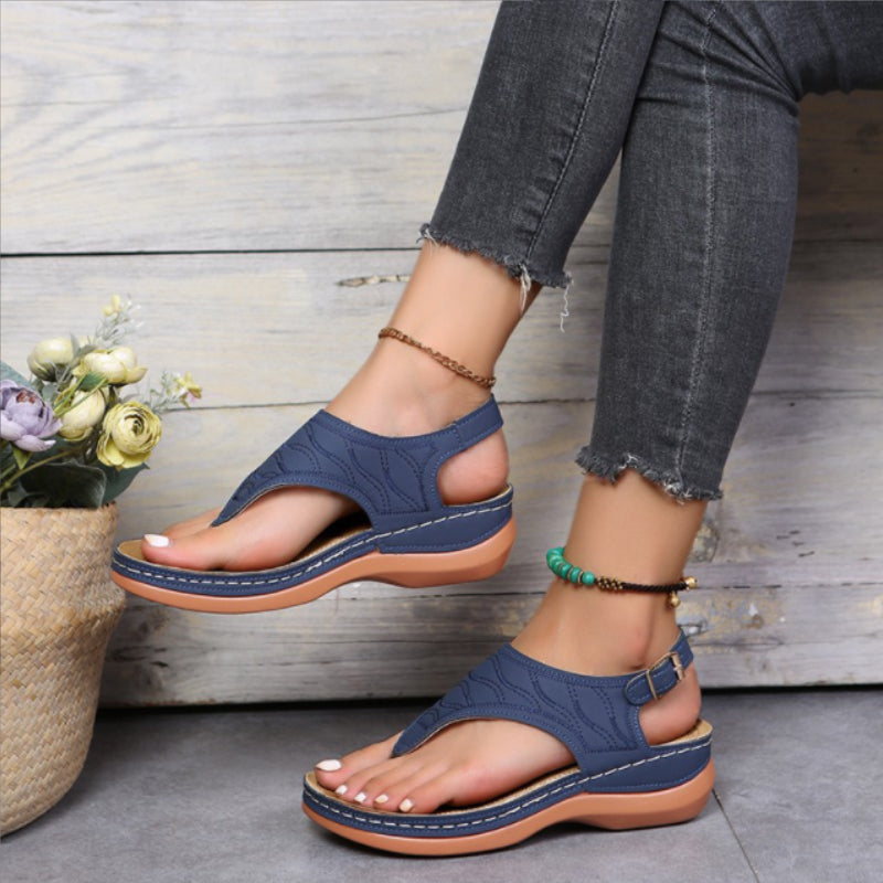 Simple summer sandals with buckle